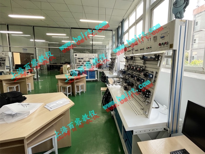 熱烈祝賀重慶郵電大學移通學院液壓實驗室順利完成驗收！